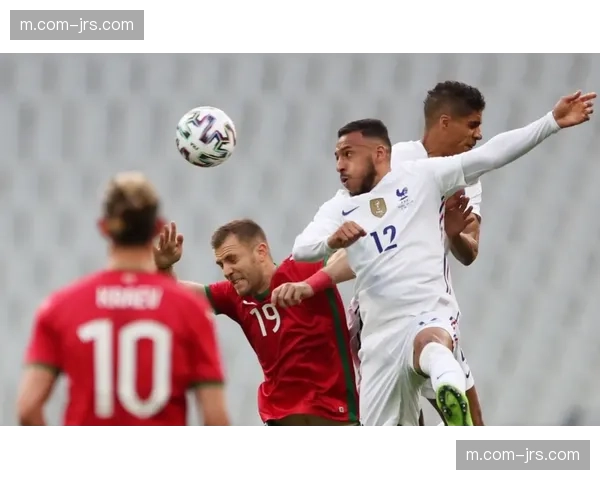 麦卡利斯特禁区外抽射破门 利物浦中场进攻参与度提升